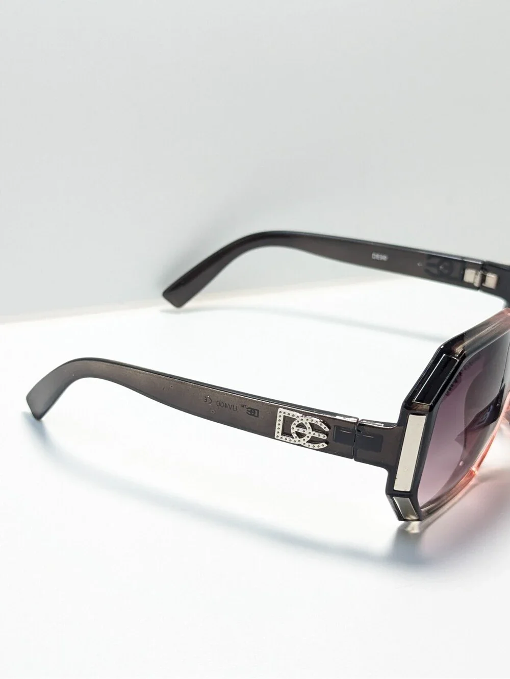 Designer Eyewear DE99 Purple Gradient UV Black Oversized Oval Women’s Sunglasses